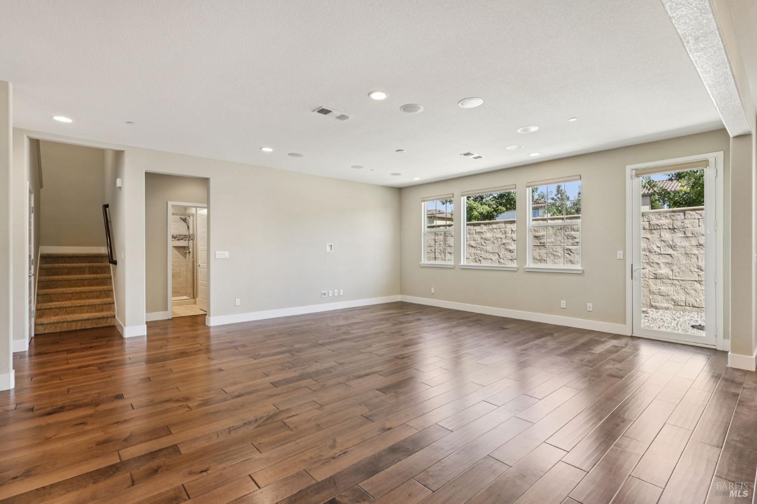 Detail Gallery Image 2 of 33 For 5342 Kelliann Pl, Rohnert Park,  CA 94928 - 4 Beds | 3 Baths