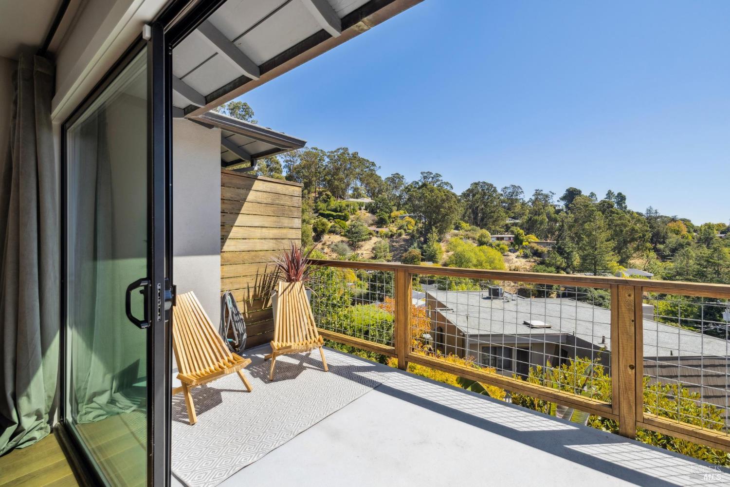 Detail Gallery Image 25 of 91 For 34 Broadview Dr, San Rafael,  CA 94901 - 4 Beds | 4 Baths
