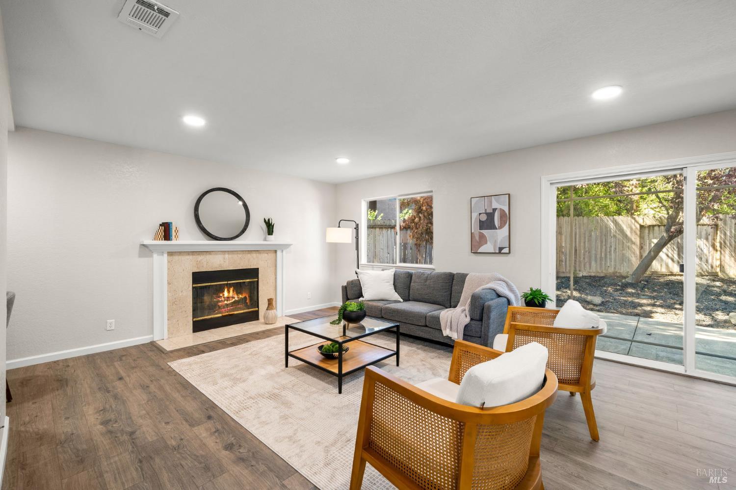 Detail Gallery Image 17 of 41 For 2921 Willow Ct, Fairfield,  CA 94533 - 3 Beds | 3 Baths