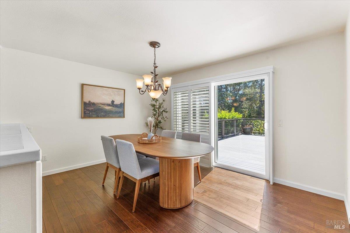 Detail Gallery Image 11 of 60 For 607 Scotland Dr, Santa Rosa,  CA 95409 - 3 Beds | 2/1 Baths