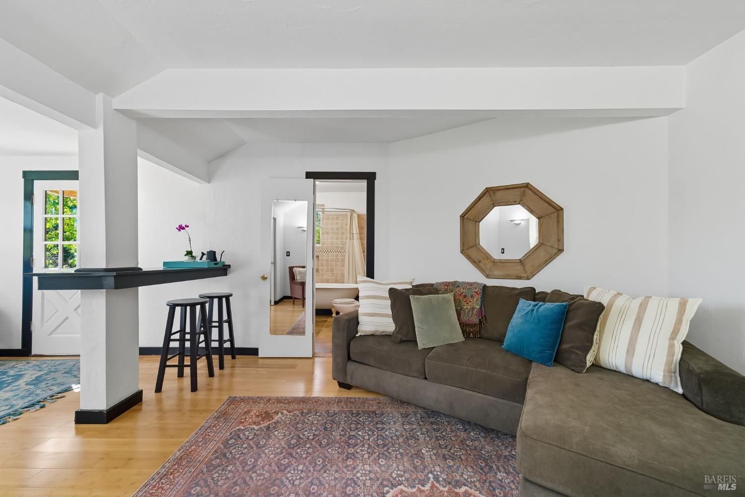 Detail Gallery Image 22 of 43 For 53 Foothill Rd, San Anselmo,  CA 94960 - 3 Beds | 2 Baths