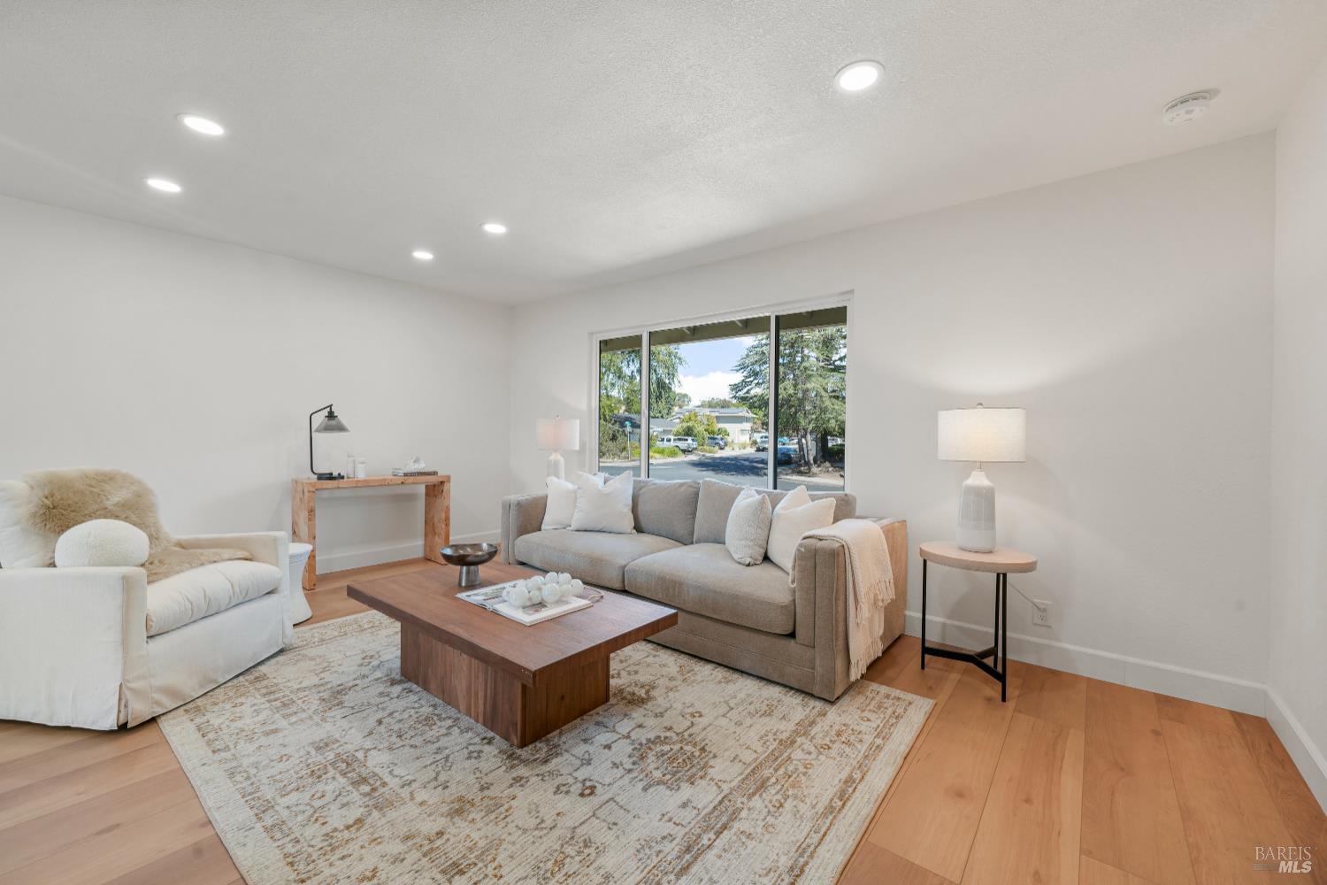 Detail Gallery Image 10 of 56 For 118 Salinas Dr, Vacaville,  CA 95688 - 4 Beds | 2/1 Baths