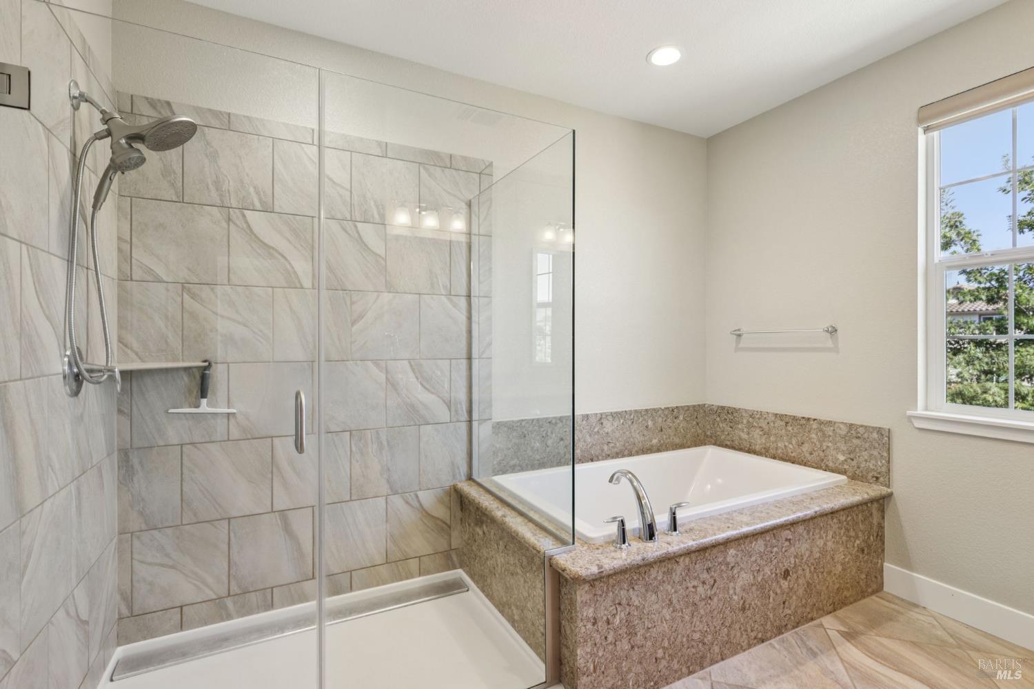 Detail Gallery Image 13 of 33 For 5342 Kelliann Pl, Rohnert Park,  CA 94928 - 4 Beds | 3 Baths