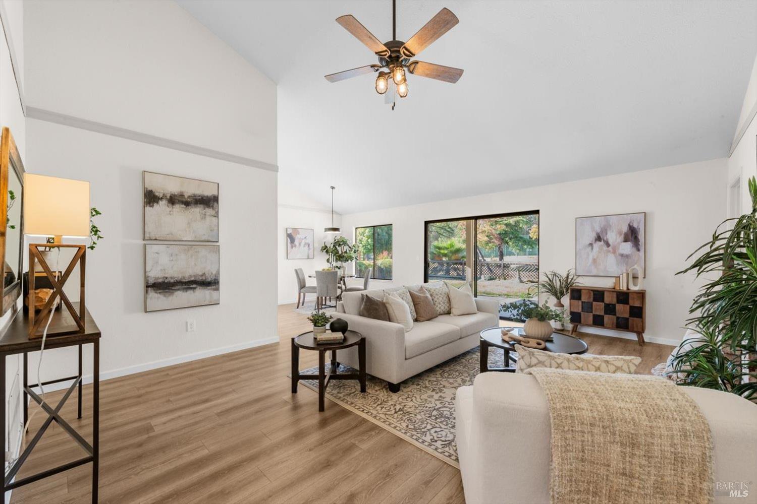 Detail Gallery Image 6 of 49 For 107 Inyo Ct, Vacaville,  CA 95687 - 3 Beds | 2 Baths