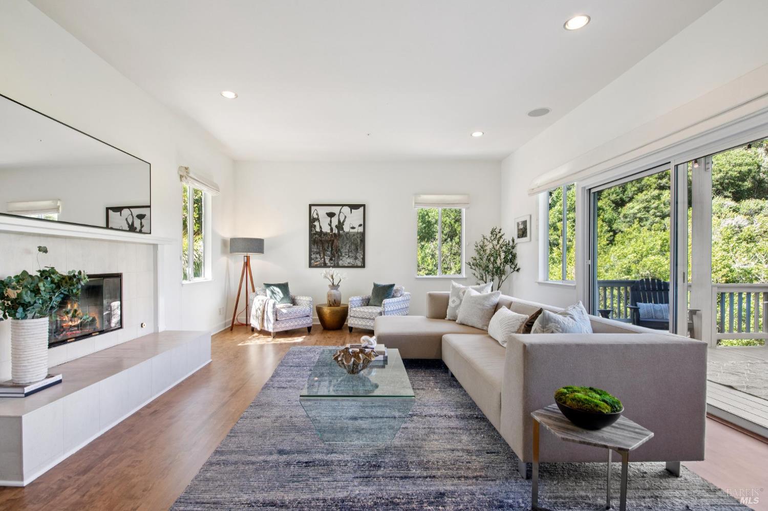 Detail Gallery Image 6 of 63 For 70 Madrone Park Cir, Mill Valley,  CA 94941 - 4 Beds | 2/1 Baths