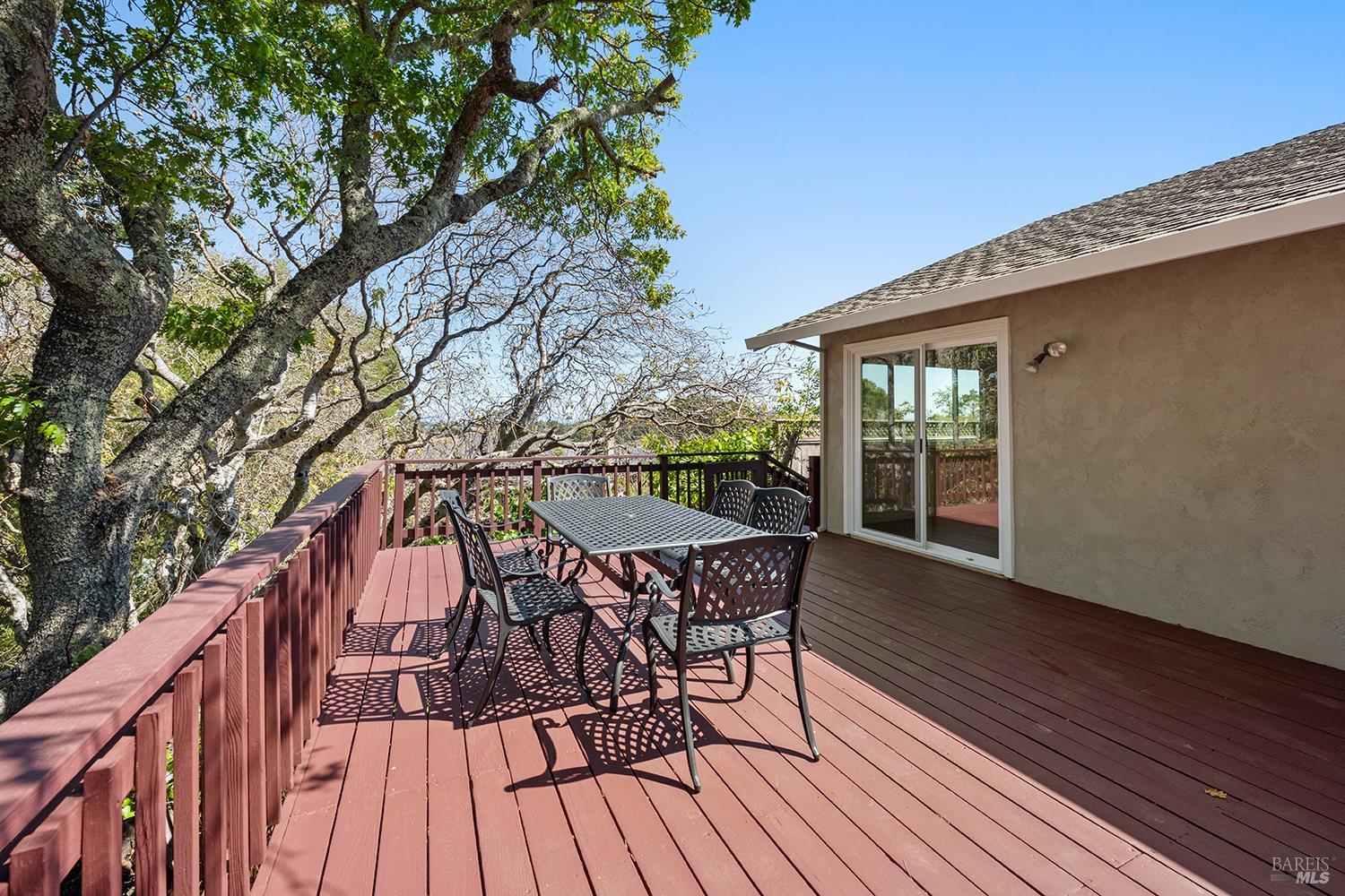 Detail Gallery Image 34 of 40 For 35 Salvador Way, San Rafael,  CA 94903 - 3 Beds | 3 Baths