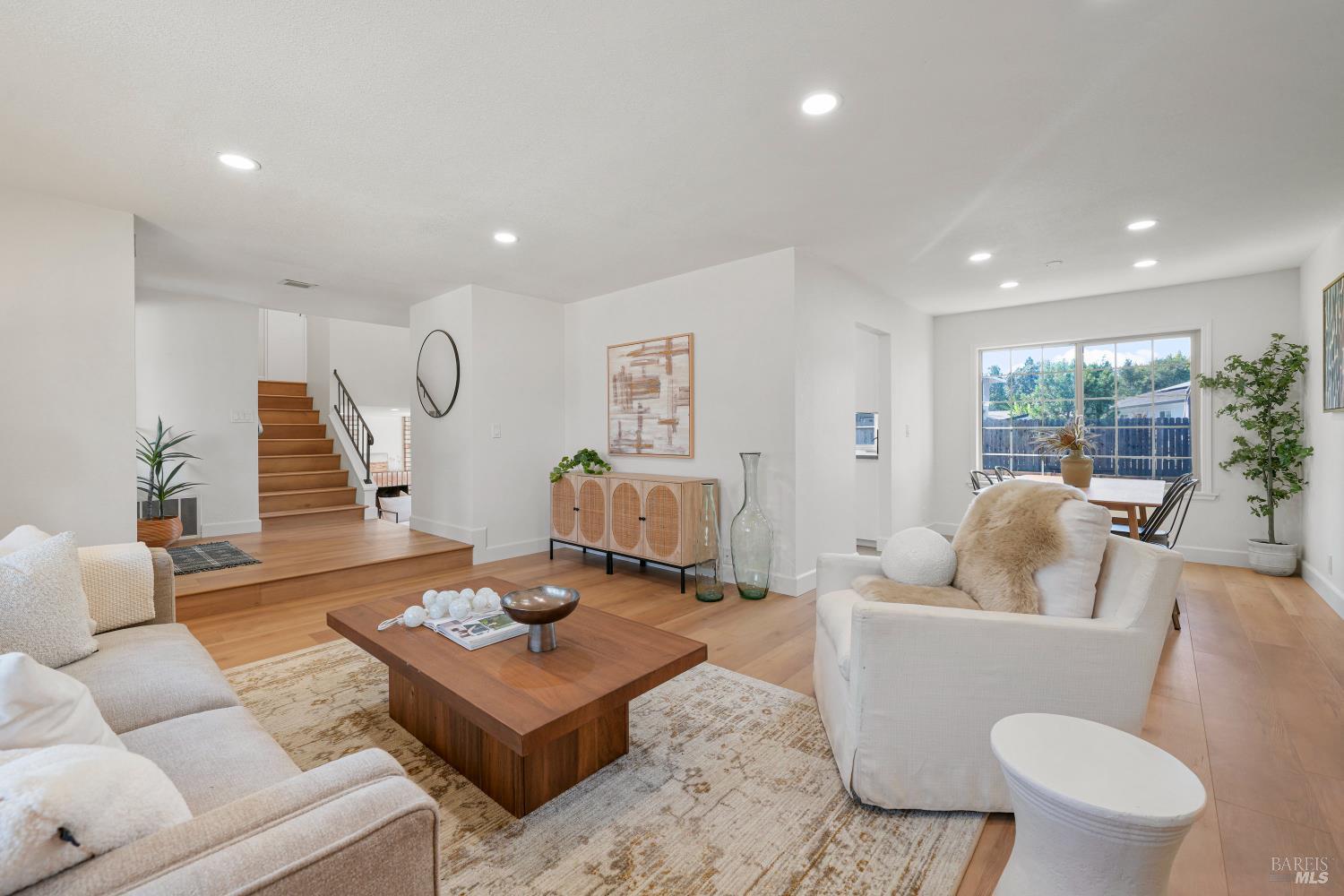Detail Gallery Image 12 of 56 For 118 Salinas Dr, Vacaville,  CA 95688 - 4 Beds | 2/1 Baths