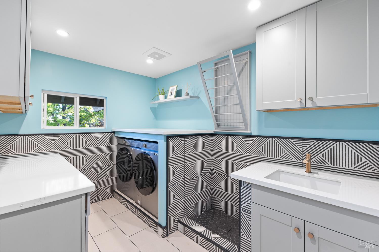 Detail Gallery Image 31 of 58 For 3333 Miraloma Dr, Santa Rosa,  CA 95404 - 4 Beds | 5/1 Baths