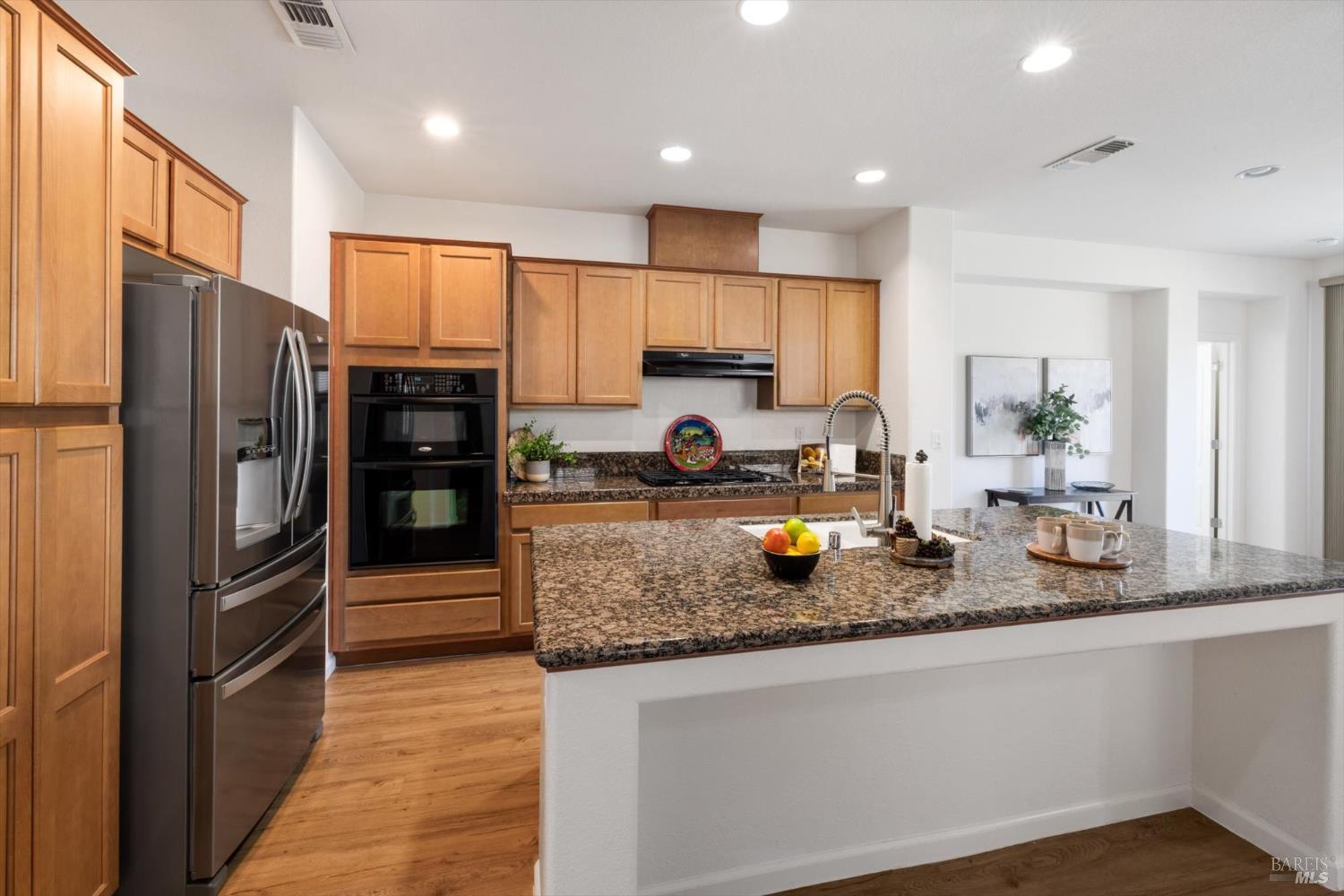 Detail Gallery Image 11 of 44 For 3091 Red Maple Ct, Vacaville,  CA 95687 - 2 Beds | 2 Baths