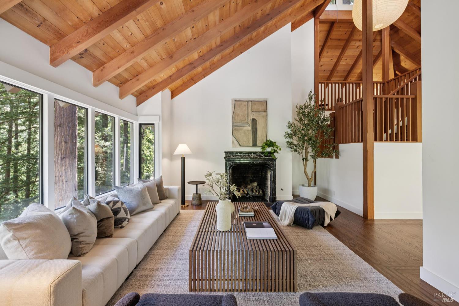 Detail Gallery Image 9 of 91 For 28 Marsh Dr, Mill Valley,  CA 94941 - 6 Beds | 4/1 Baths