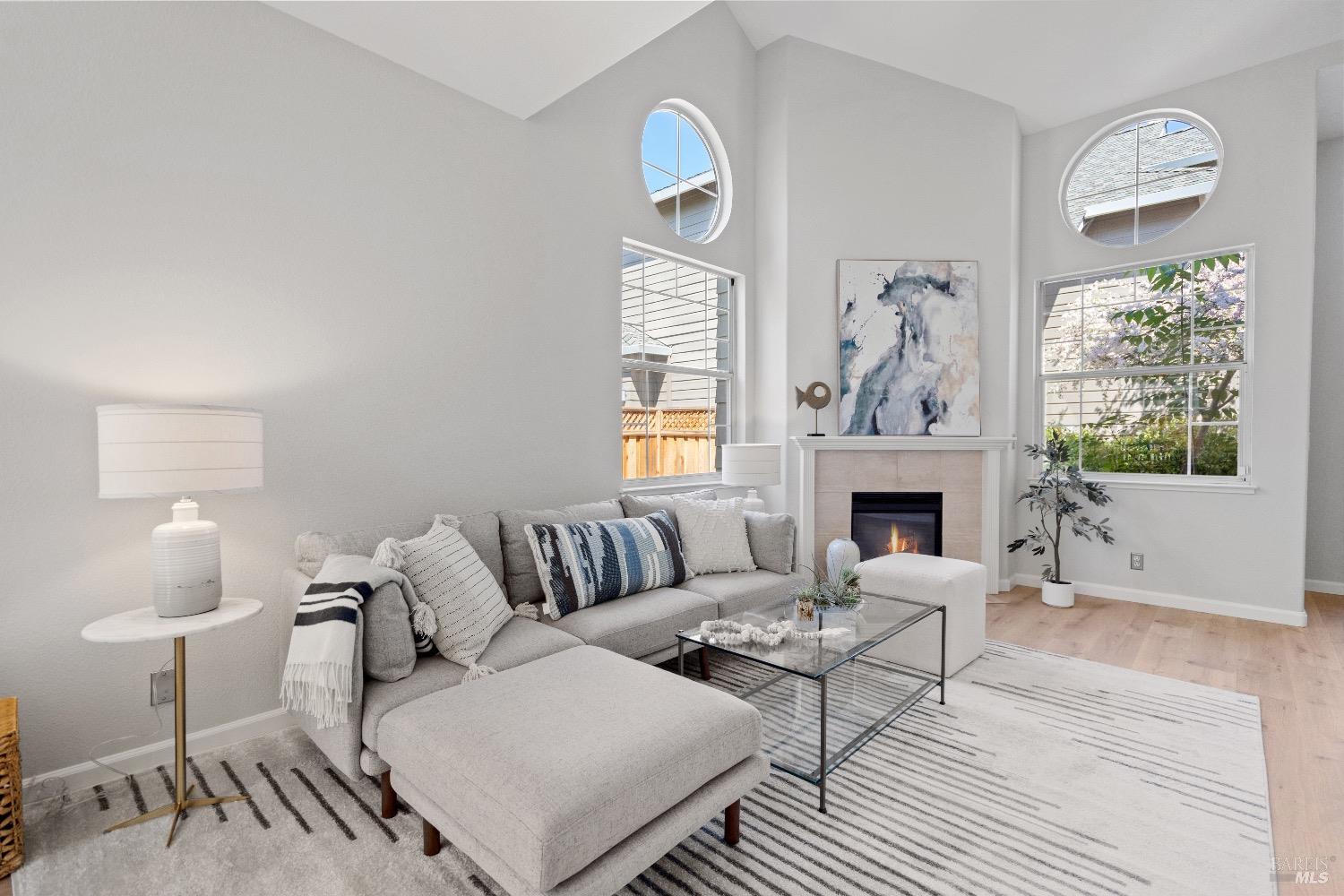 Detail Gallery Image 3 of 54 For 55 Dowitcher Way, San Rafael,  CA 94901 - 3 Beds | 2/1 Baths