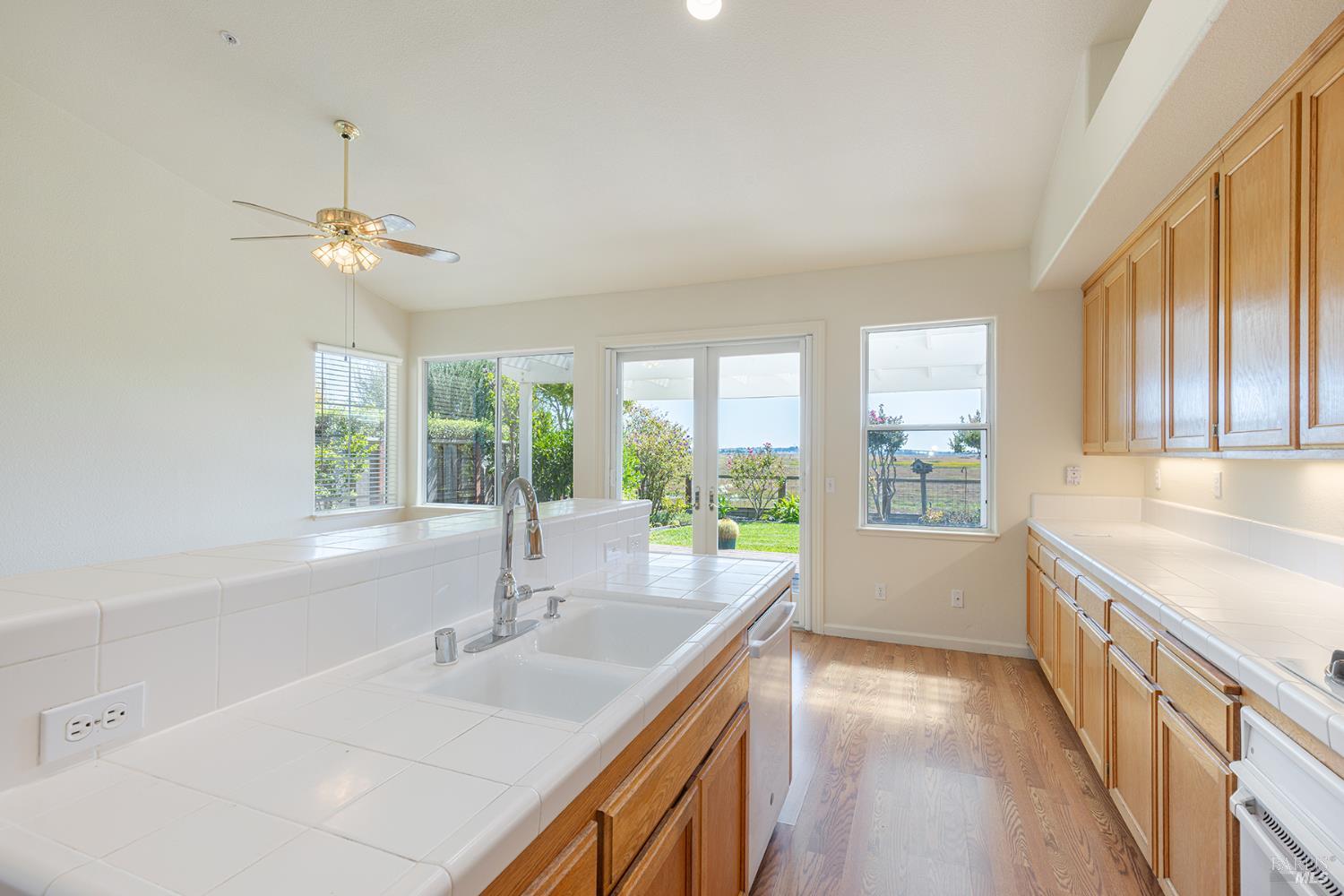 Detail Gallery Image 21 of 50 For 91 S Newport Dr, Napa,  CA 94559 - 3 Beds | 2 Baths