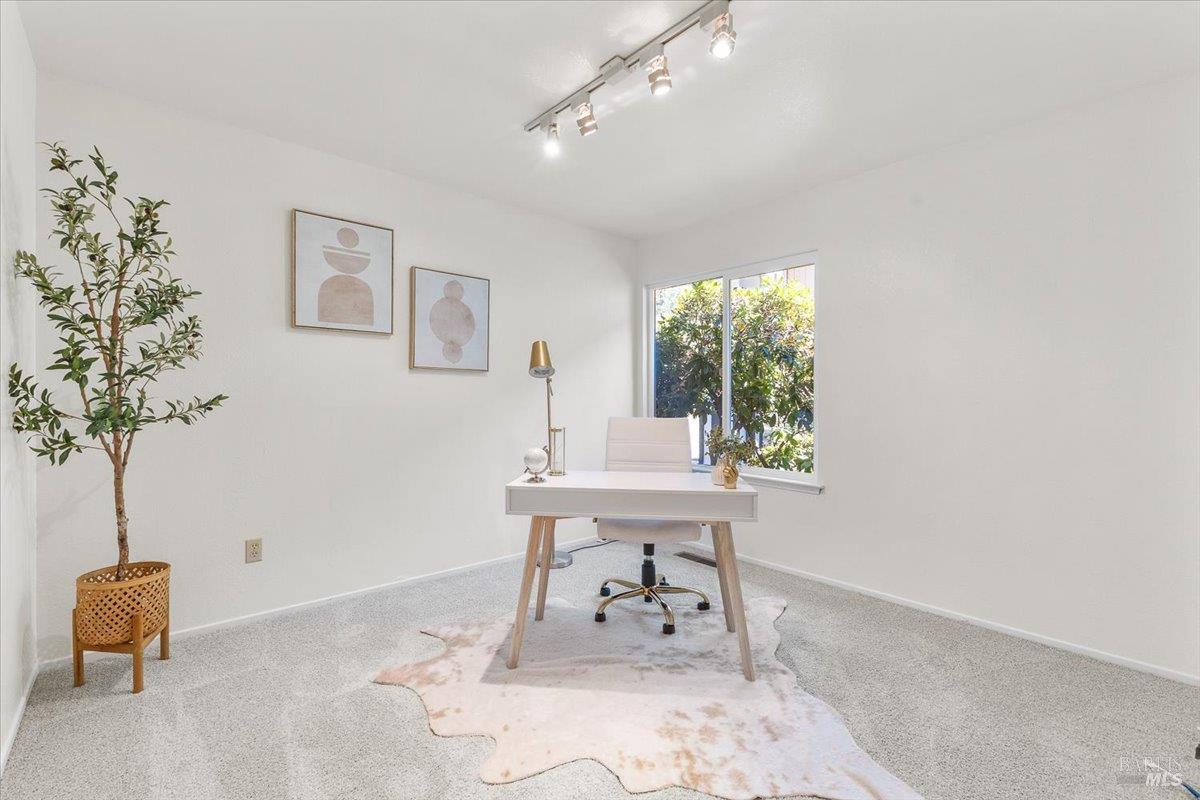 Detail Gallery Image 35 of 60 For 607 Scotland Dr, Santa Rosa,  CA 95409 - 3 Beds | 2/1 Baths