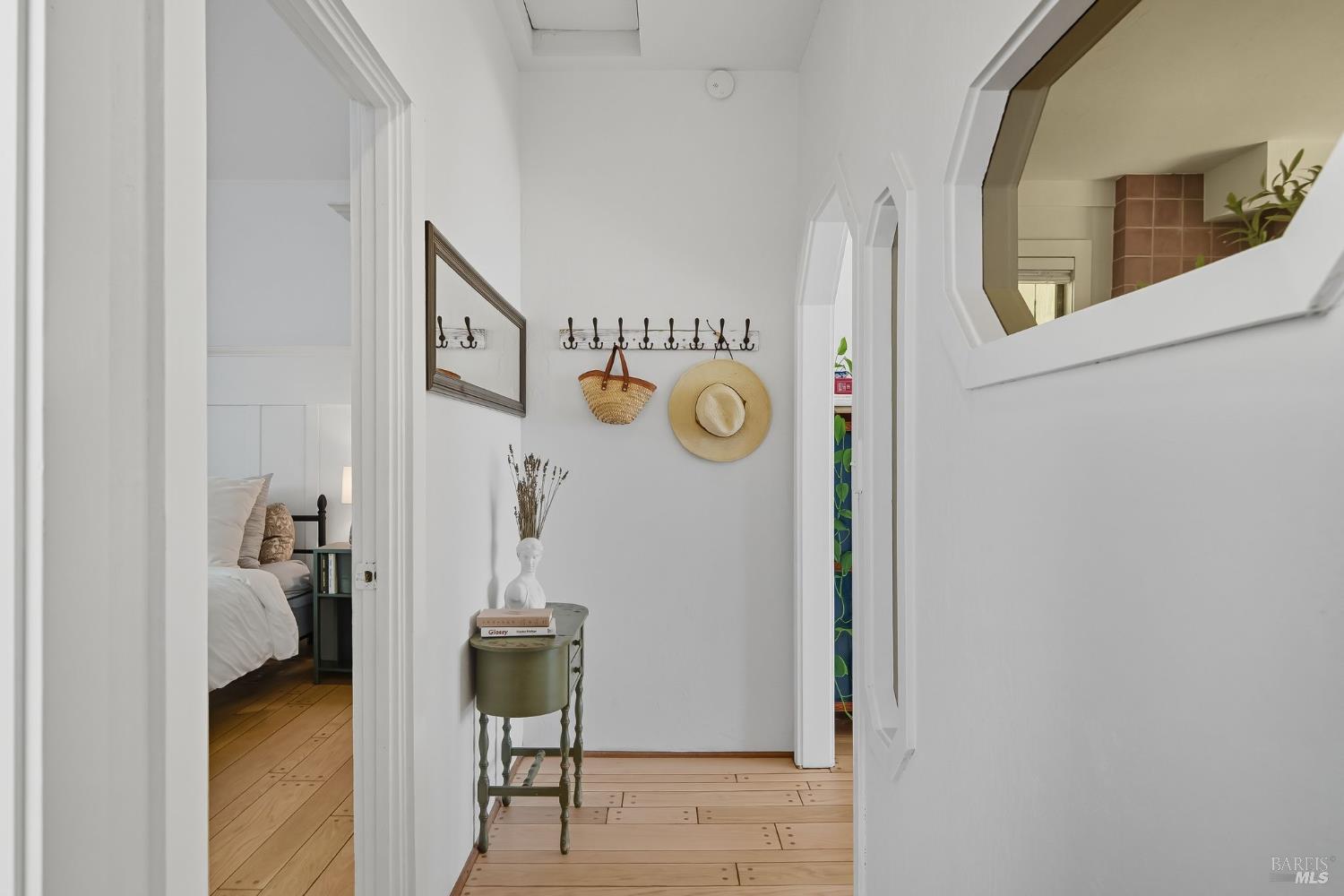 Detail Gallery Image 16 of 43 For 53 Foothill Rd, San Anselmo,  CA 94960 - 3 Beds | 2 Baths