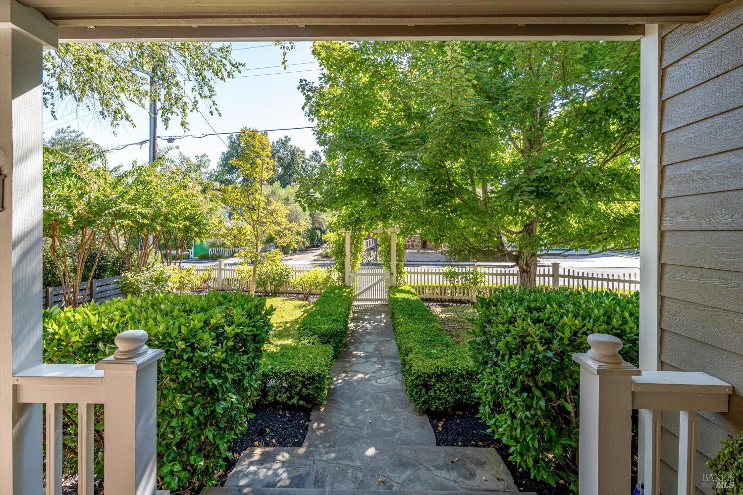 Detail Gallery Image 6 of 61 For 1540 Allyn Ave, Saint Helena,  CA 94574 - 4 Beds | 3 Baths