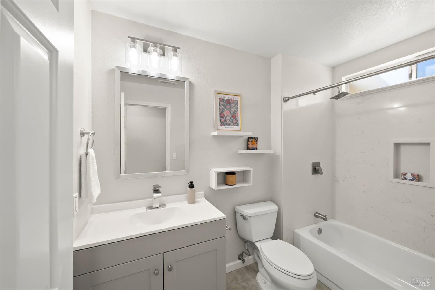 Detail Gallery Image 9 of 41 For 2921 Willow Ct, Fairfield,  CA 94533 - 3 Beds | 3 Baths