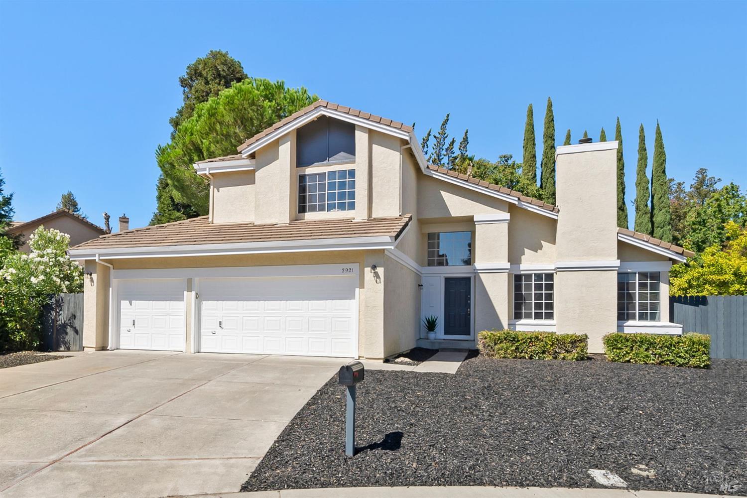Detail Gallery Image 3 of 41 For 2921 Willow Ct, Fairfield,  CA 94533 - 3 Beds | 3 Baths