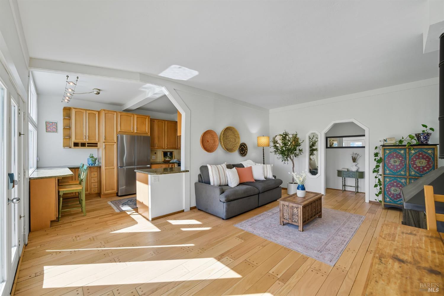 Detail Gallery Image 4 of 43 For 53 Foothill Rd, San Anselmo,  CA 94960 - 3 Beds | 2 Baths