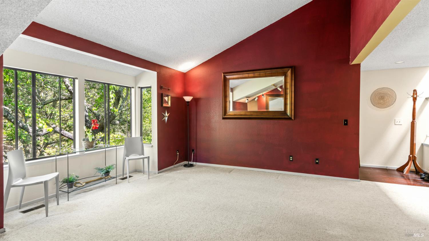 Detail Gallery Image 5 of 41 For 16 Elegant Tern Rd, Novato,  CA 94949 - 3 Beds | 2/1 Baths