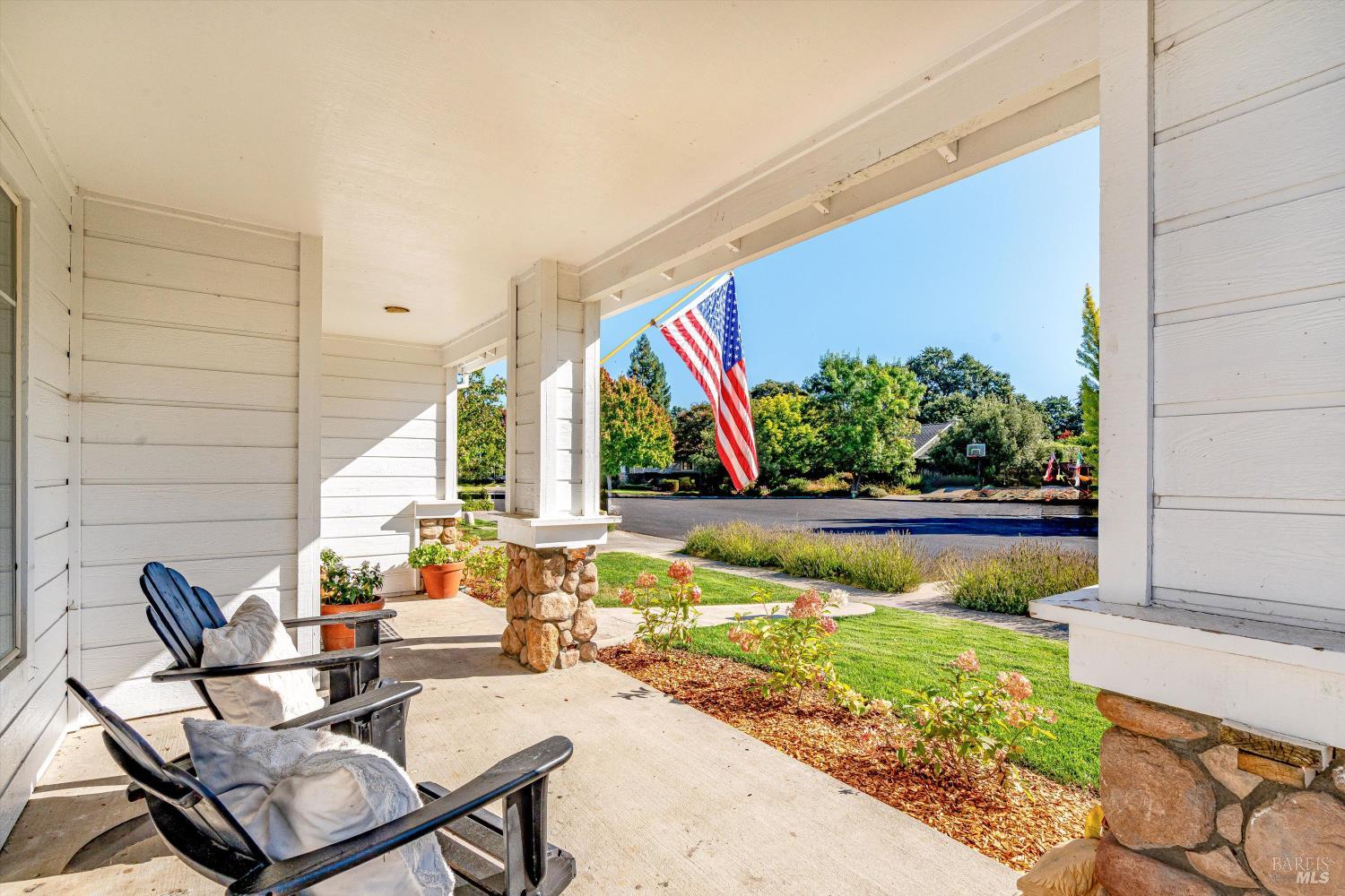 Detail Gallery Image 5 of 50 For 835 Knight St, Sonoma,  CA 95476 - 5 Beds | 4 Baths