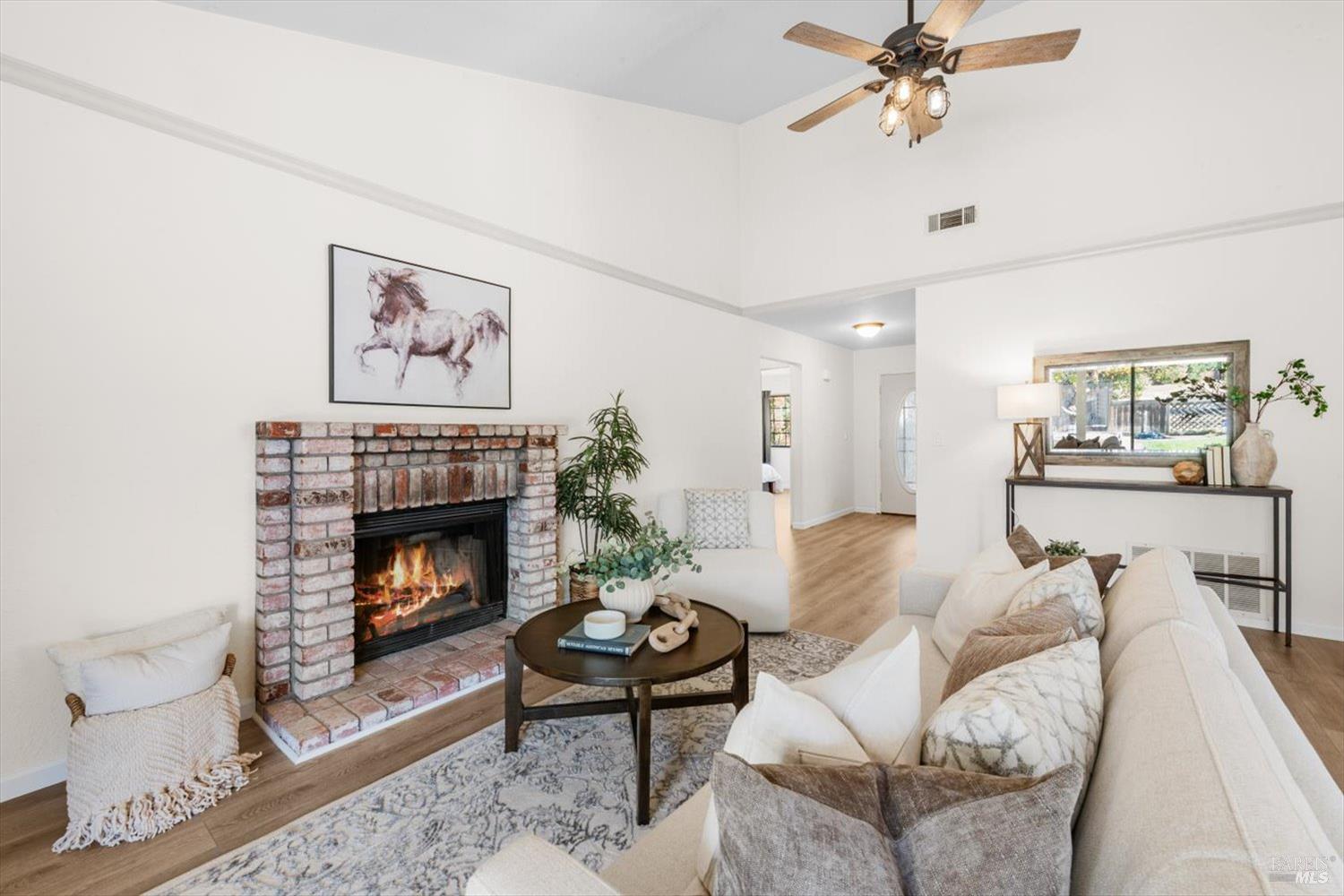 Detail Gallery Image 5 of 49 For 107 Inyo Ct, Vacaville,  CA 95687 - 3 Beds | 2 Baths