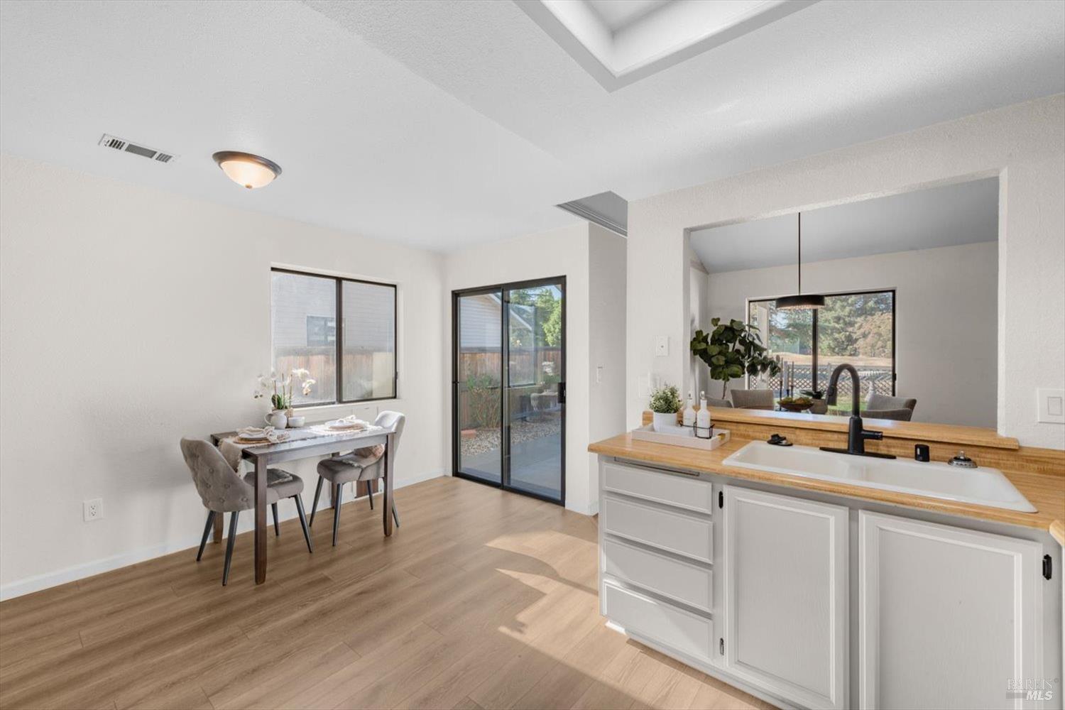 Detail Gallery Image 17 of 49 For 107 Inyo Ct, Vacaville,  CA 95687 - 3 Beds | 2 Baths