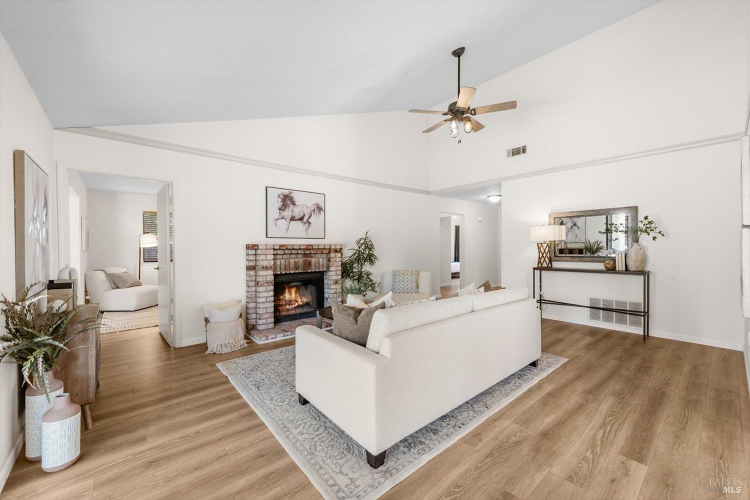 Detail Gallery Image 8 of 49 For 107 Inyo Ct, Vacaville,  CA 95687 - 3 Beds | 2 Baths
