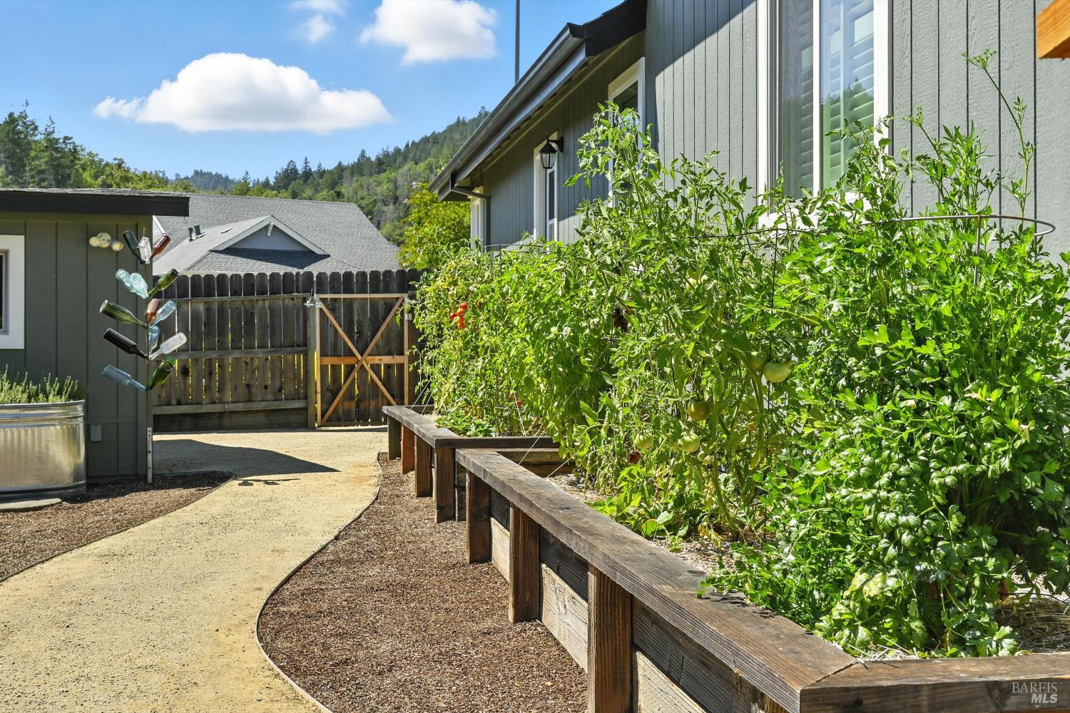Detail Gallery Image 26 of 32 For 462 Riesling St, Cloverdale,  CA 95425 - 3 Beds | 2 Baths