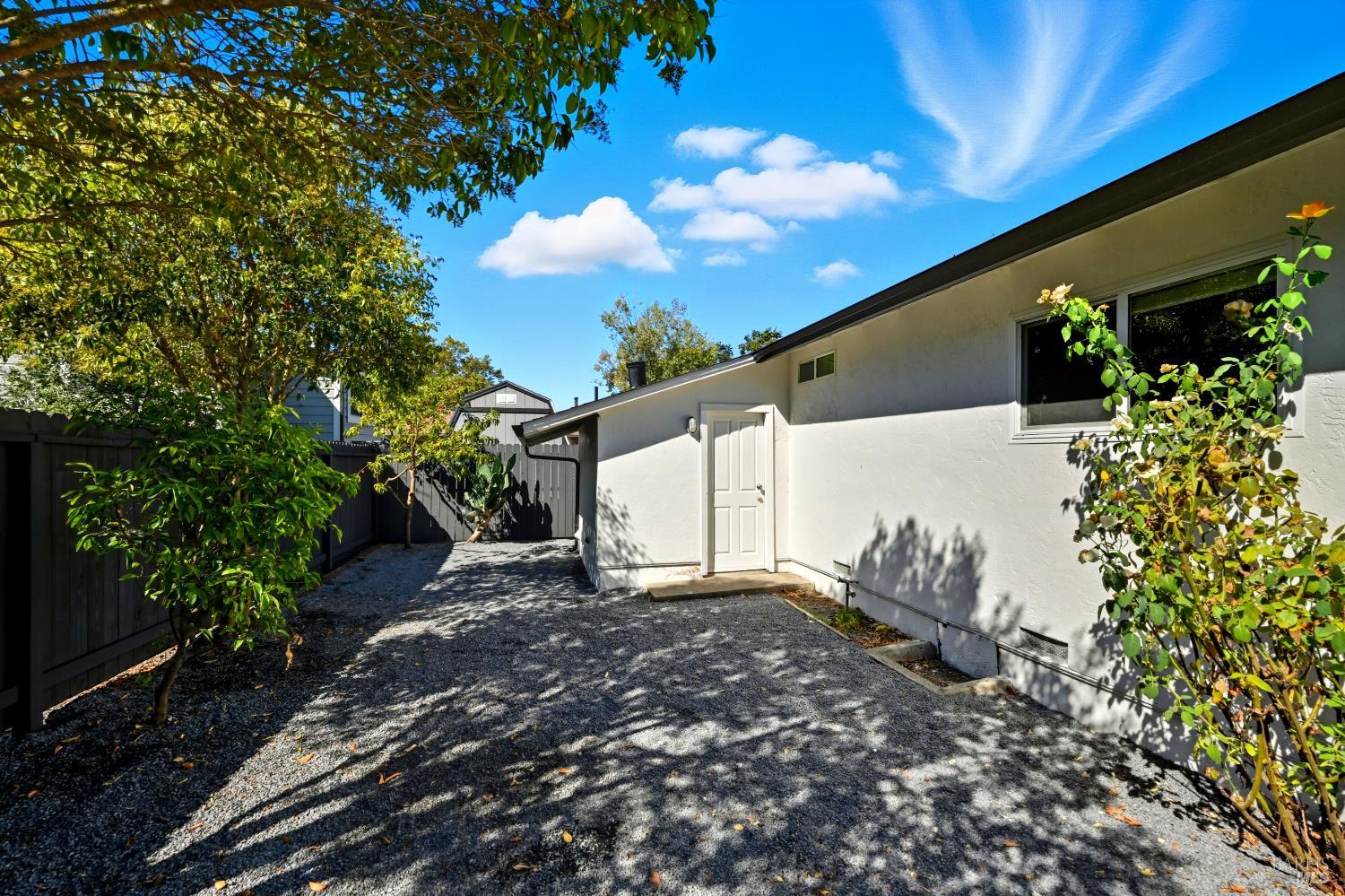 Detail Gallery Image 23 of 25 For 223 Decker St, Santa Rosa,  CA 95401 - 2 Beds | 2 Baths