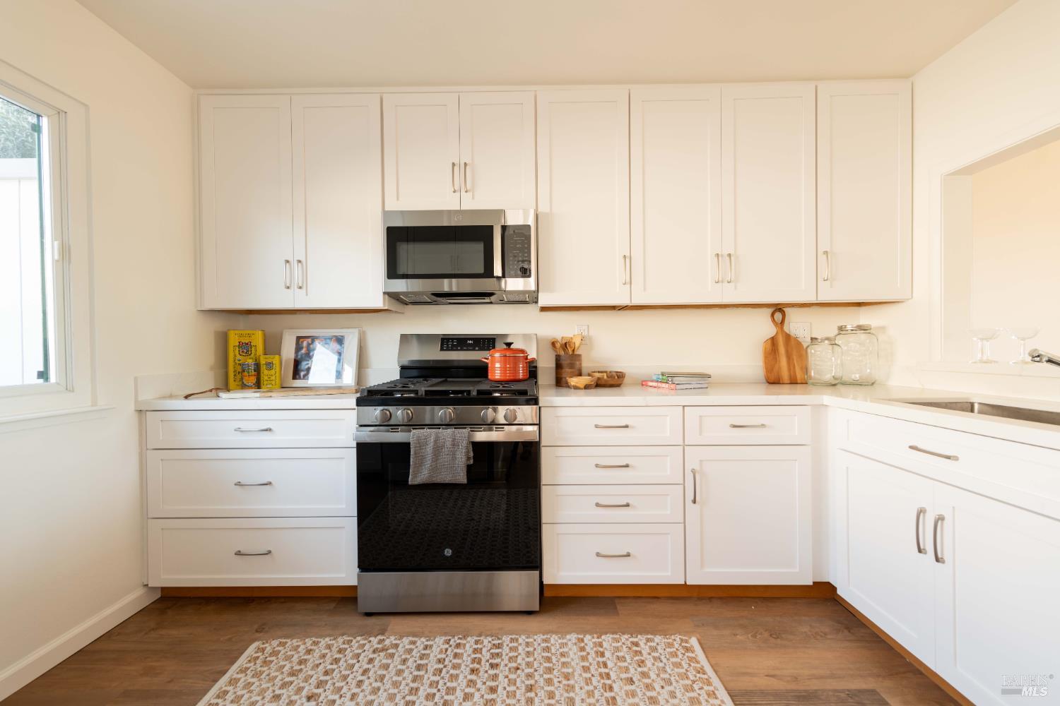 Detail Gallery Image 15 of 34 For 125 Sylvia Way, San Rafael,  CA 94903 - 3 Beds | 2/1 Baths