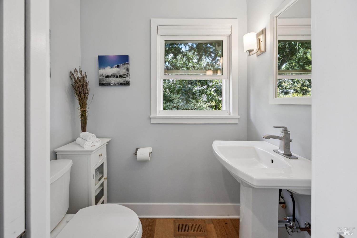 Detail Gallery Image 15 of 42 For 517 La Gonda Way, Danville,  CA 94526 - 4 Beds | 2/1 Baths