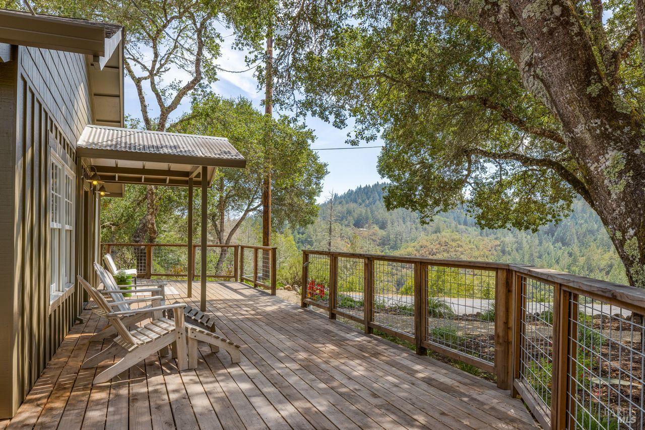 Detail Gallery Image 5 of 33 For 1988 Jameson Rd, Healdsburg,  CA 95448 - 3 Beds | 2 Baths