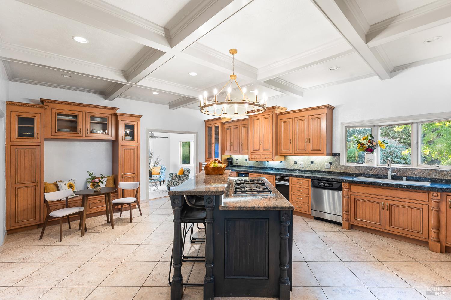 Detail Gallery Image 12 of 58 For 3333 Miraloma Dr, Santa Rosa,  CA 95404 - 4 Beds | 5/1 Baths
