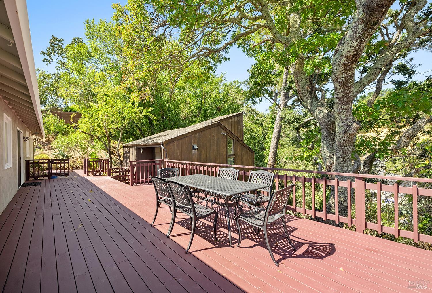 Detail Gallery Image 31 of 40 For 35 Salvador Way, San Rafael,  CA 94903 - 3 Beds | 3 Baths