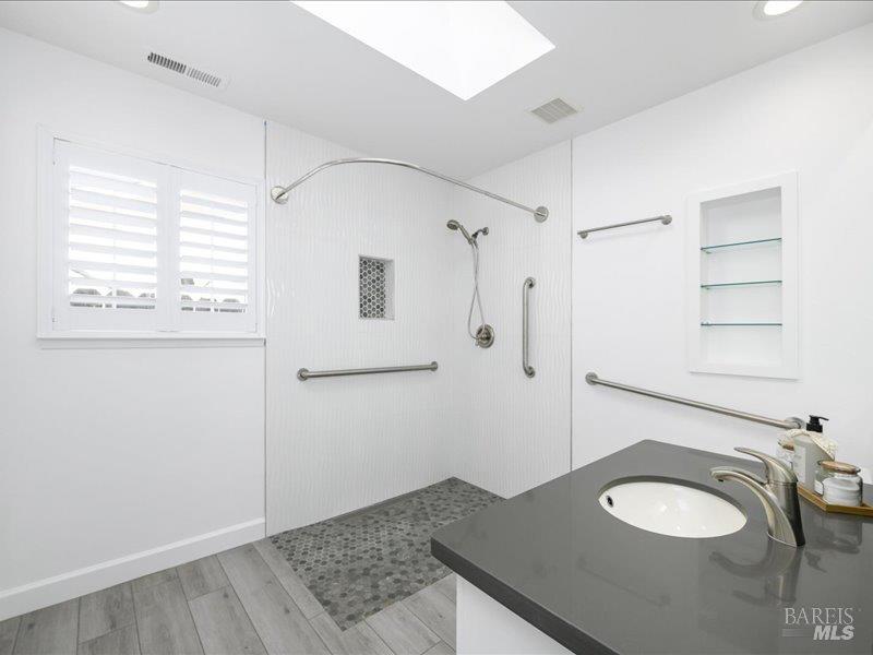 Detail Gallery Image 13 of 25 For 2431 Norton St, Napa,  CA 94558 - 3 Beds | 2 Baths