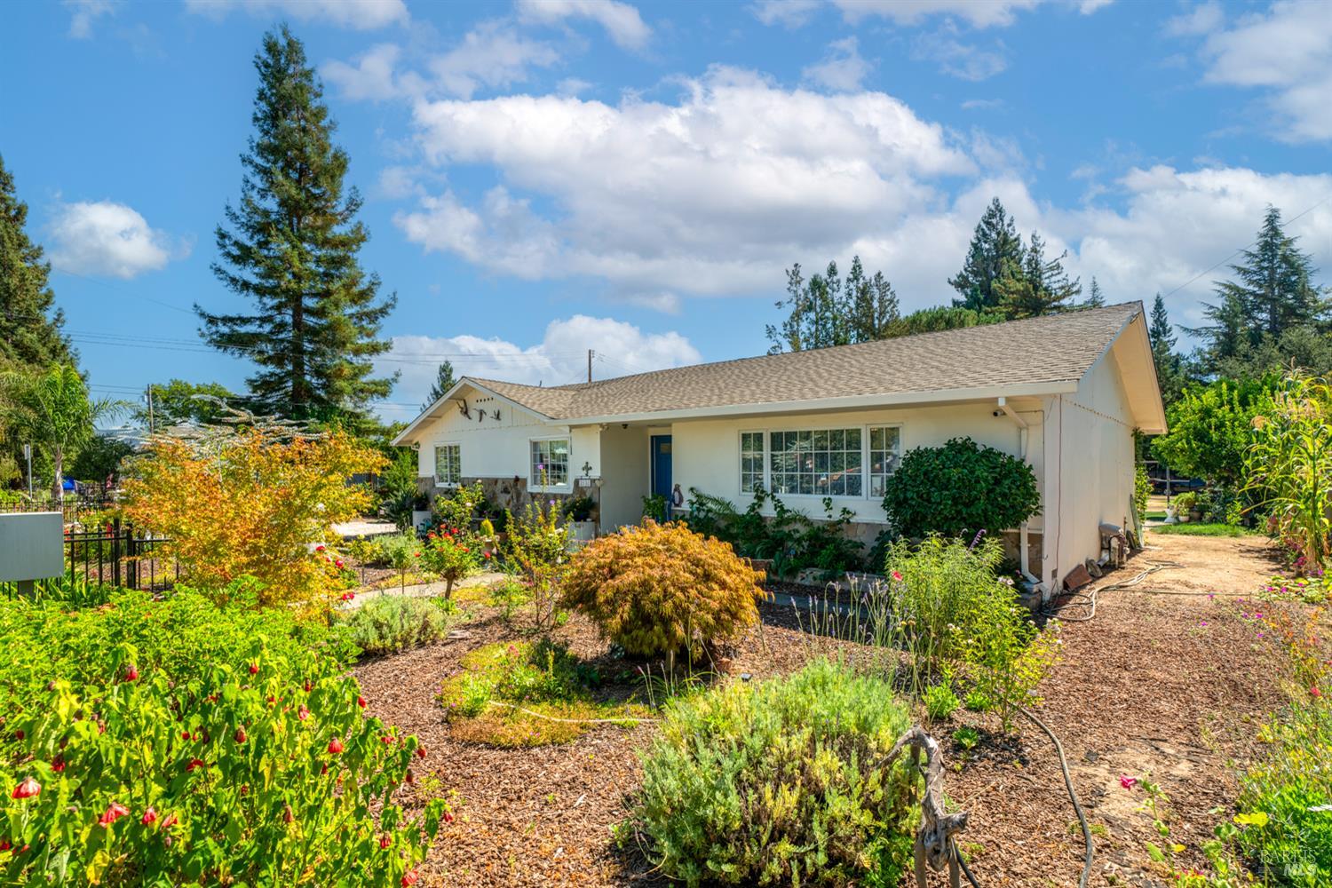 Detail Gallery Image 35 of 51 For 2131 W Pueblo Ave, Napa,  CA 94558 - 3 Beds | 2 Baths