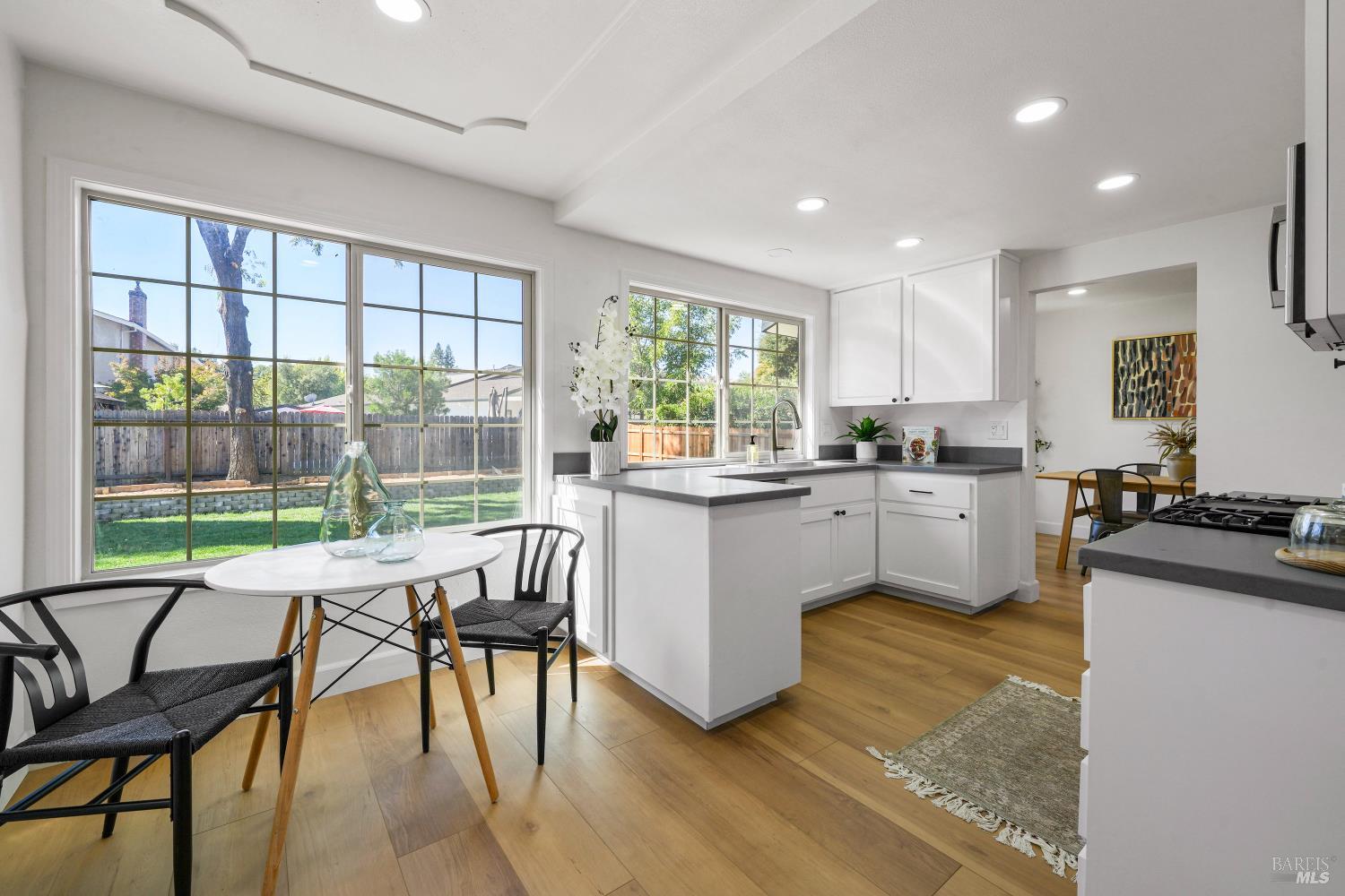 Detail Gallery Image 17 of 56 For 118 Salinas Dr, Vacaville,  CA 95688 - 4 Beds | 2/1 Baths