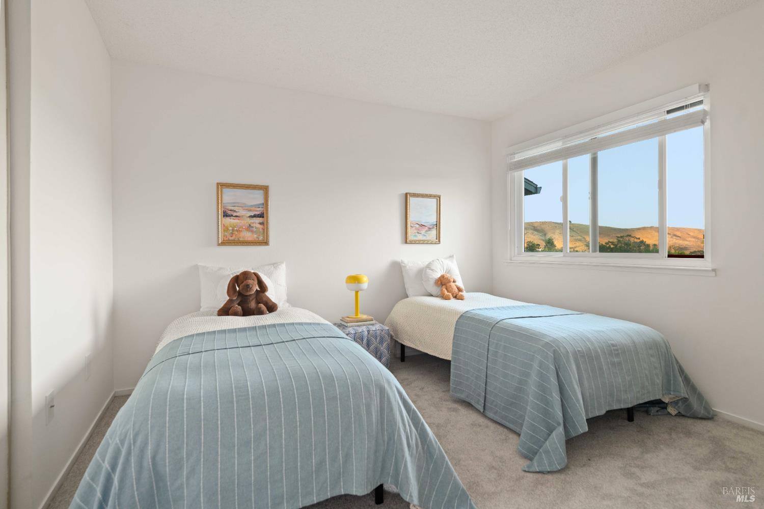 Detail Gallery Image 23 of 34 For 125 Sylvia Way, San Rafael,  CA 94903 - 3 Beds | 2/1 Baths