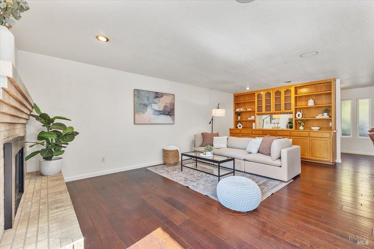 Detail Gallery Image 20 of 60 For 607 Scotland Dr, Santa Rosa,  CA 95409 - 3 Beds | 2/1 Baths