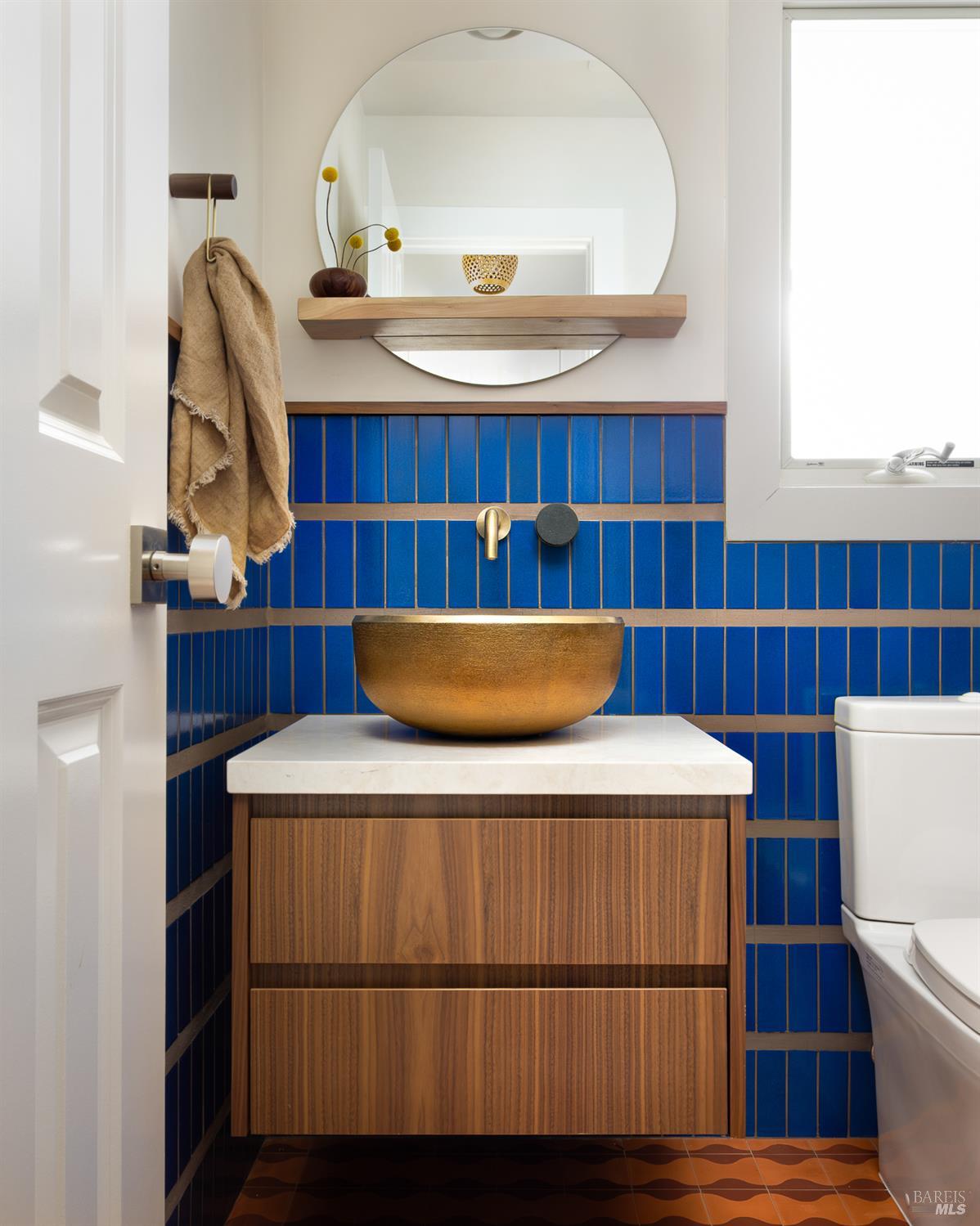 Detail Gallery Image 14 of 53 For 221 S Ridgewood Rd, Kentfield,  CA 94904 - 4 Beds | 3/1 Baths