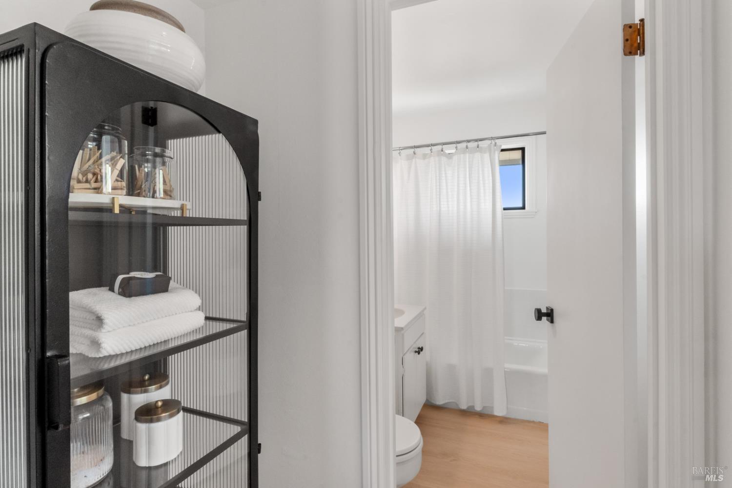 Detail Gallery Image 18 of 29 For 28 Marinero Cir #34,  Tiburon,  CA 94920 - 2 Beds | 1/1 Baths