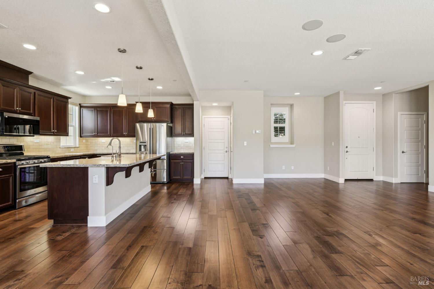 Detail Gallery Image 5 of 33 For 5342 Kelliann Pl, Rohnert Park,  CA 94928 - 4 Beds | 3 Baths