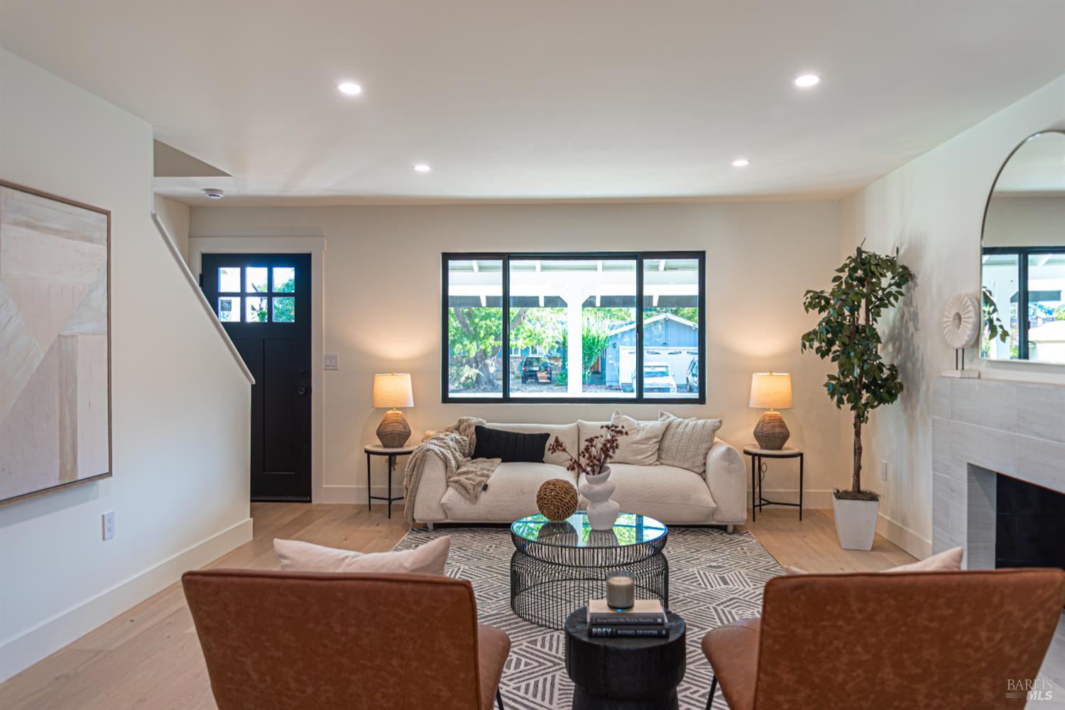 Detail Gallery Image 5 of 41 For 284 Blackstone Dr, San Rafael,  CA 94903 - 4 Beds | 3 Baths