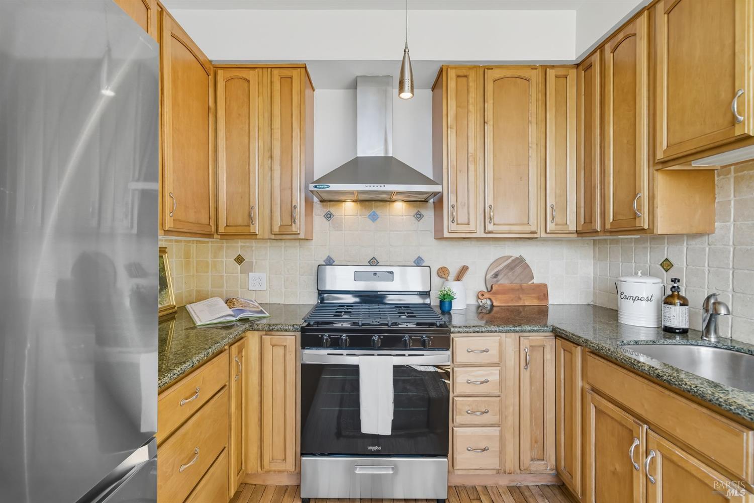 Detail Gallery Image 12 of 43 For 53 Foothill Rd, San Anselmo,  CA 94960 - 3 Beds | 2 Baths