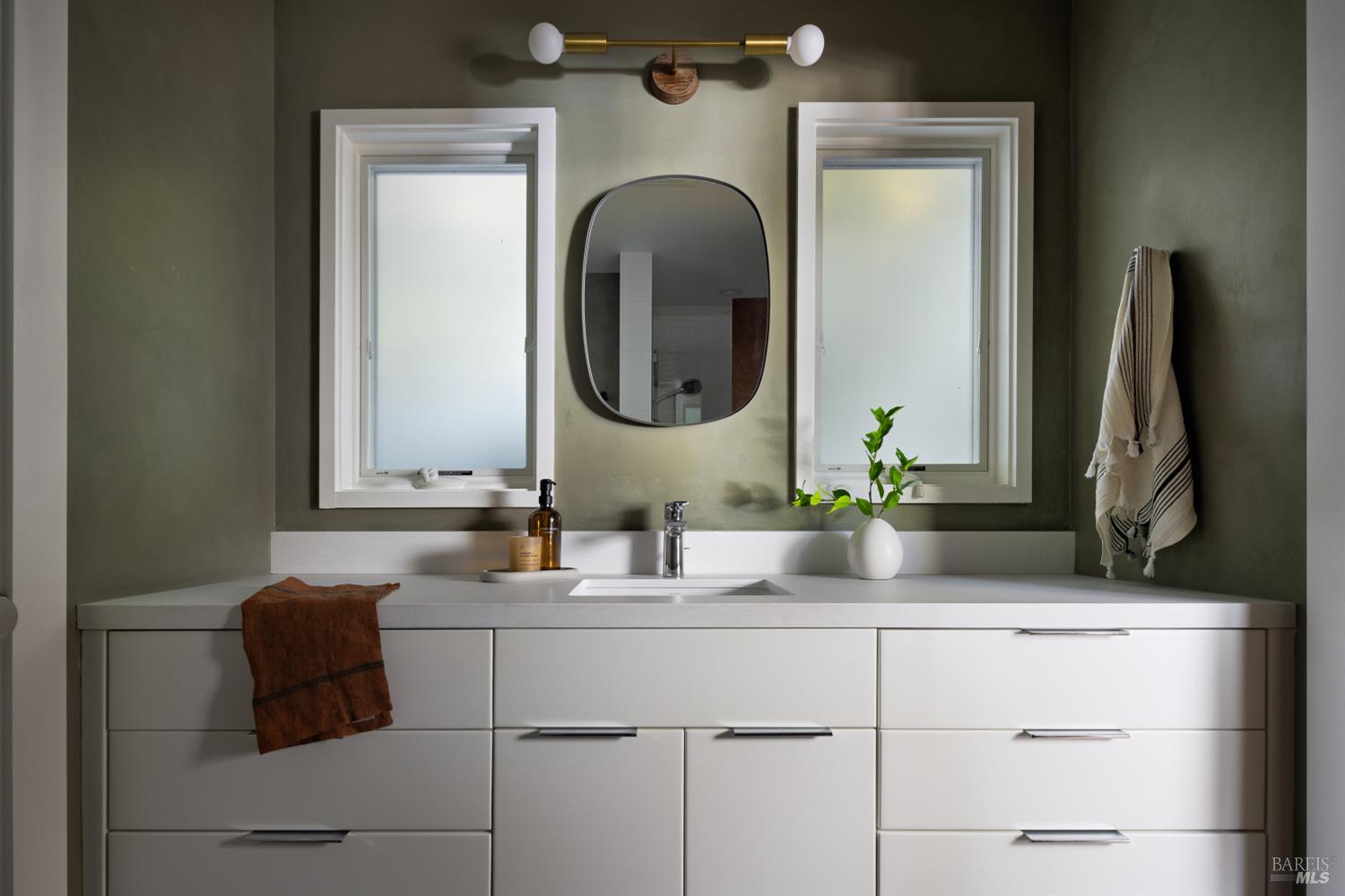 Detail Gallery Image 43 of 53 For 221 S Ridgewood Rd, Kentfield,  CA 94904 - 4 Beds | 3/1 Baths