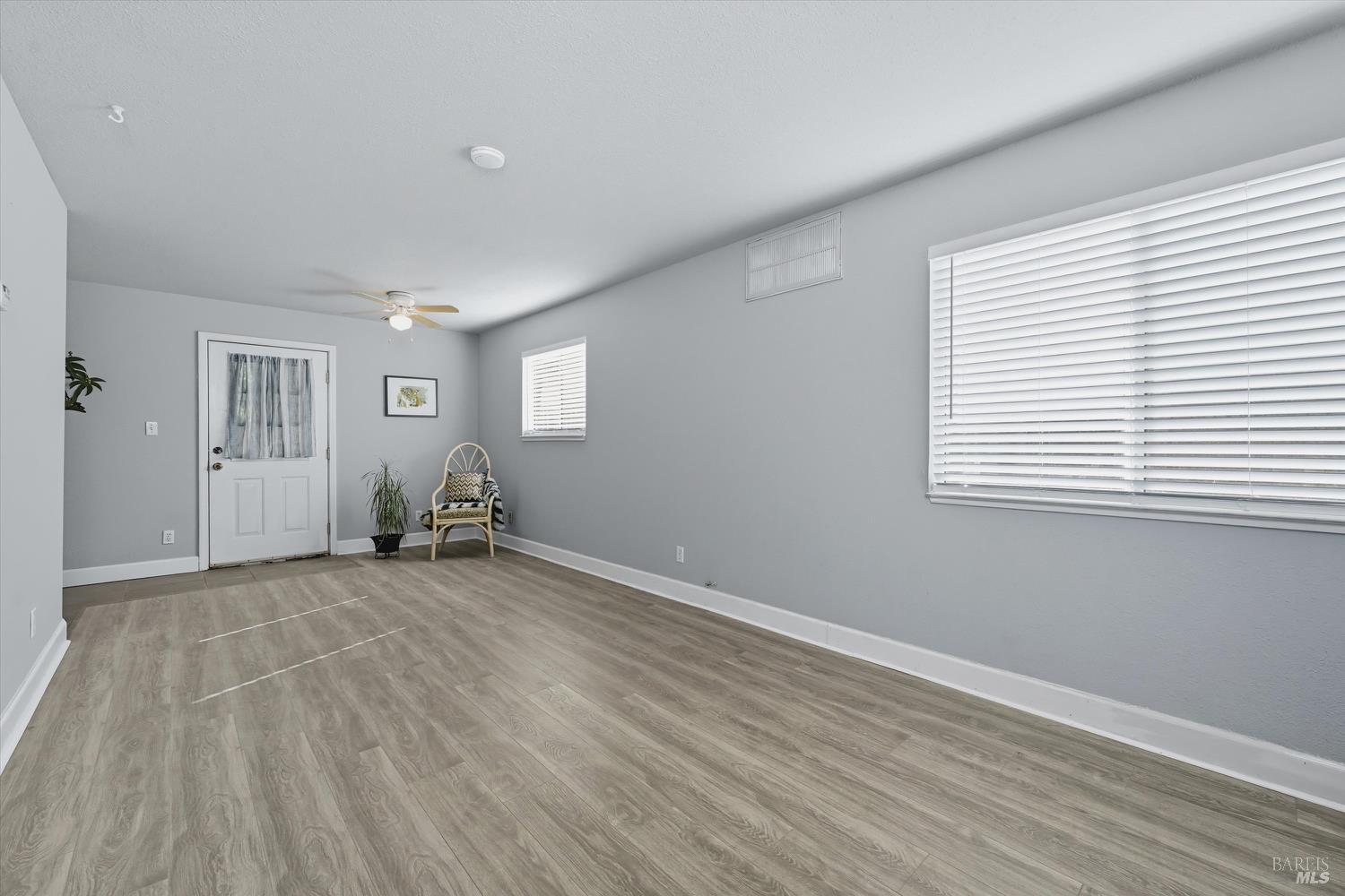 Detail Gallery Image 4 of 26 For 19300 Mountain Mdws, Hidden Valley Lake,  CA 95467 - 4 Beds | 2 Baths