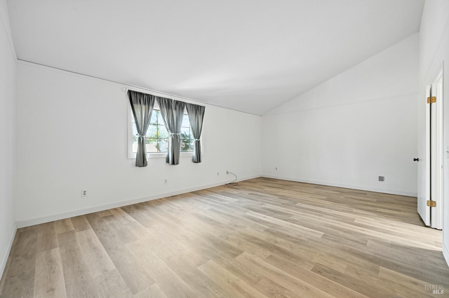Detail Gallery Image 27 of 35 For 1240 North St, Santa Rosa,  CA 95404 - 2 Beds | 2 Baths
