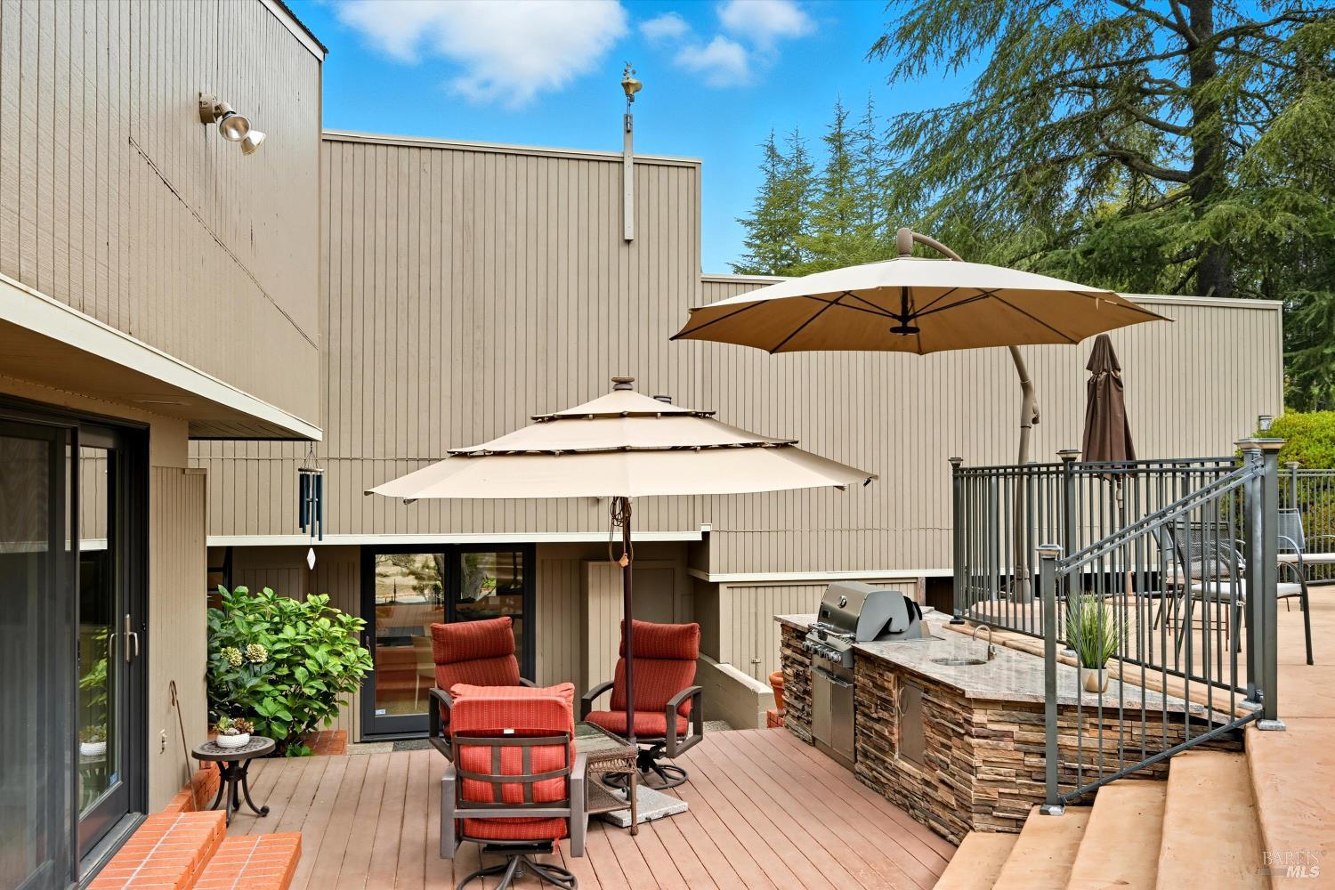 Detail Gallery Image 31 of 54 For 523 Westgate Dr, Napa,  CA 94558 - 3 Beds | 2/1 Baths