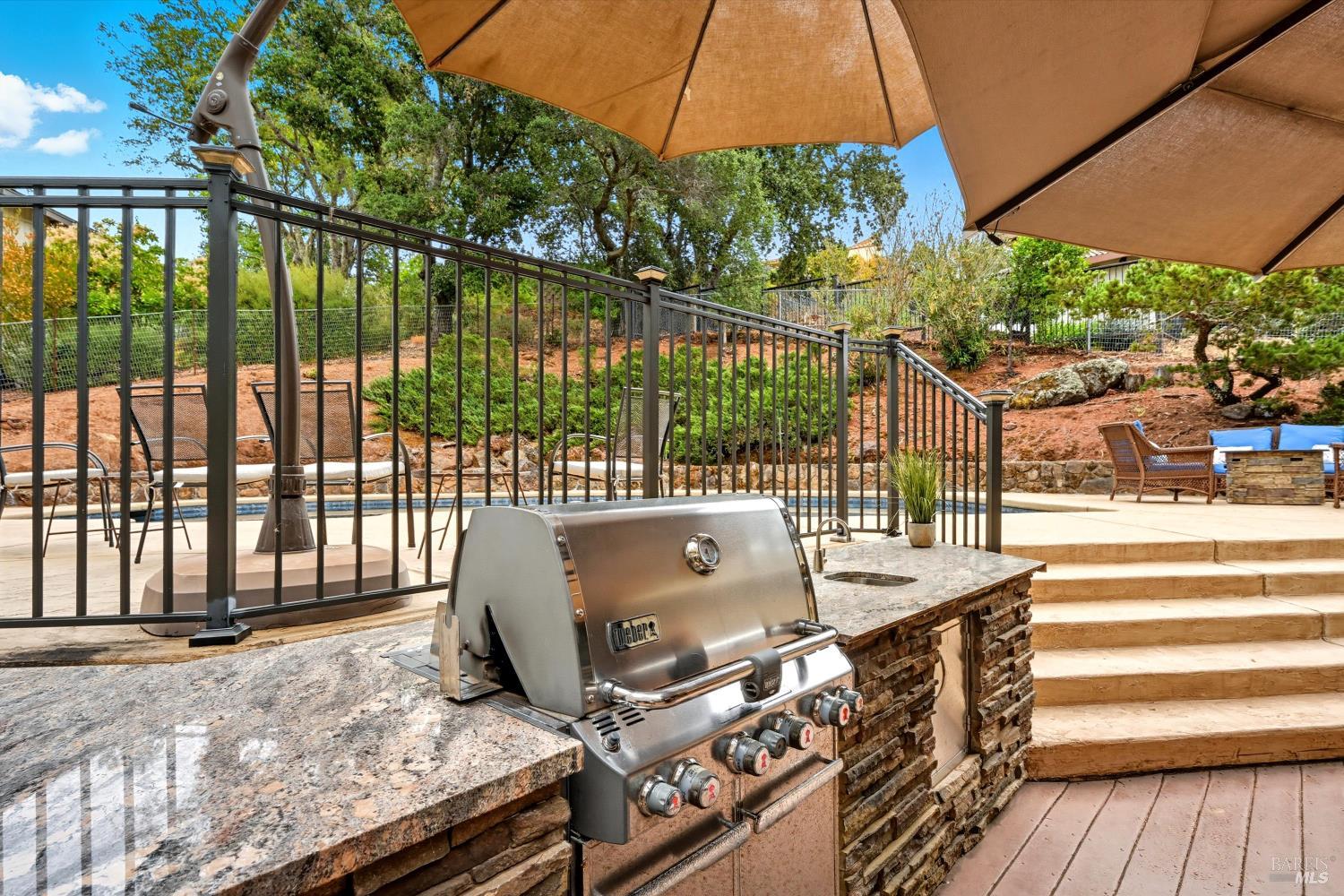 Detail Gallery Image 29 of 54 For 523 Westgate Dr, Napa,  CA 94558 - 3 Beds | 2/1 Baths