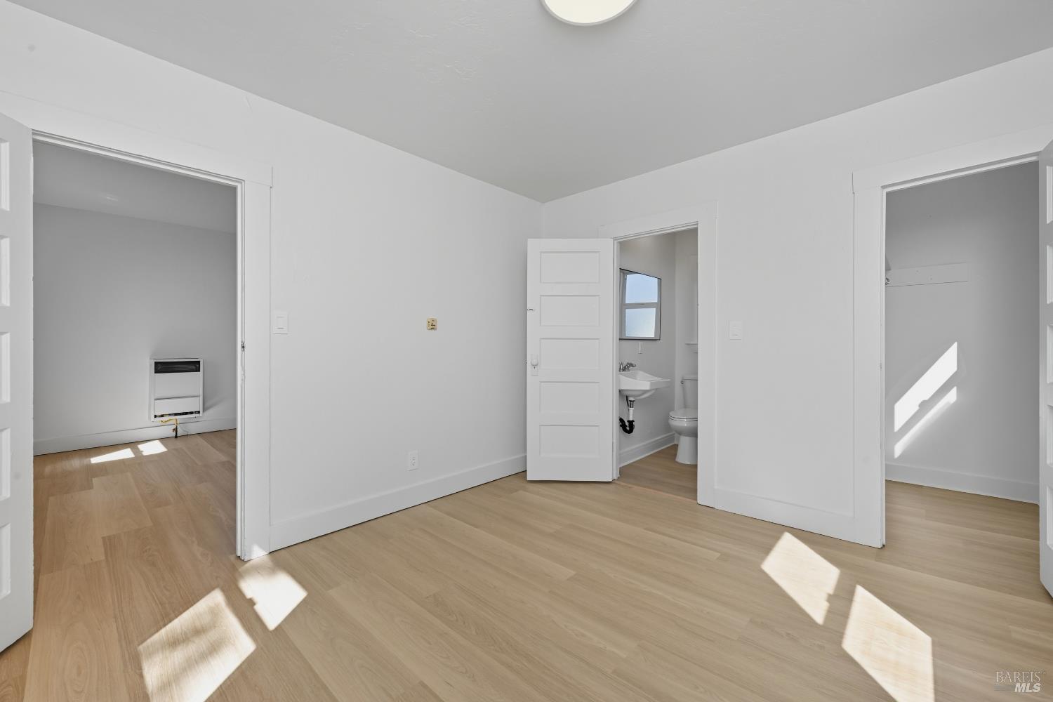 Detail Gallery Image 9 of 25 For 223 Decker St, Santa Rosa,  CA 95401 - – Beds | – Baths